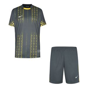 خرید لباس ورزشی مردانه تا 70% تخفیف